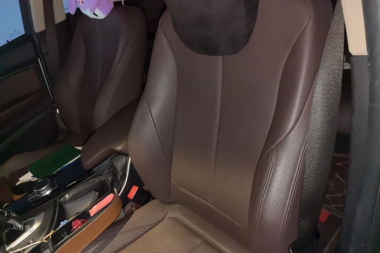 BMW 3 Series 2019 car image #17