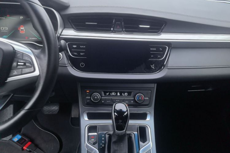 GEELY Emgrand 2019 #13 GEELY Emgrand 2019 car image #13