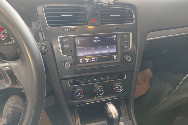 Volkswagen Golf 2017 изображение автомобиля #13