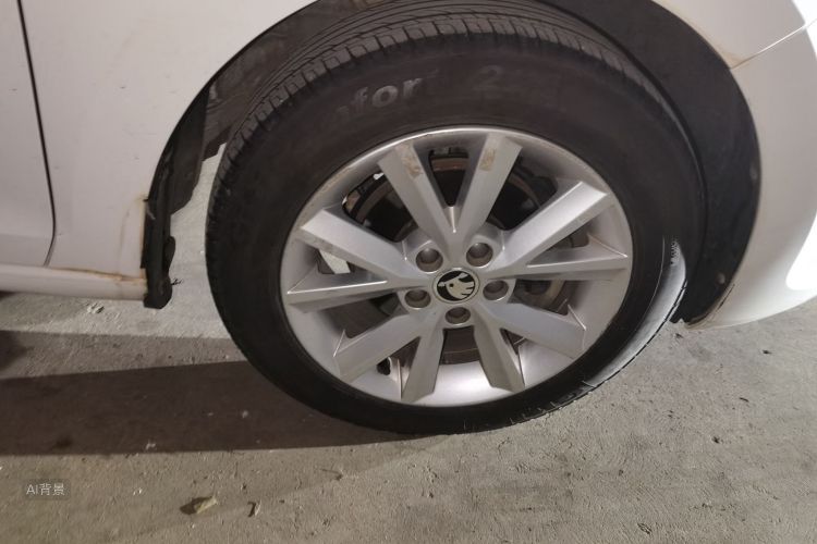 Skoda Rapid 2017 #9 Skoda Rapid 2017 car image #9