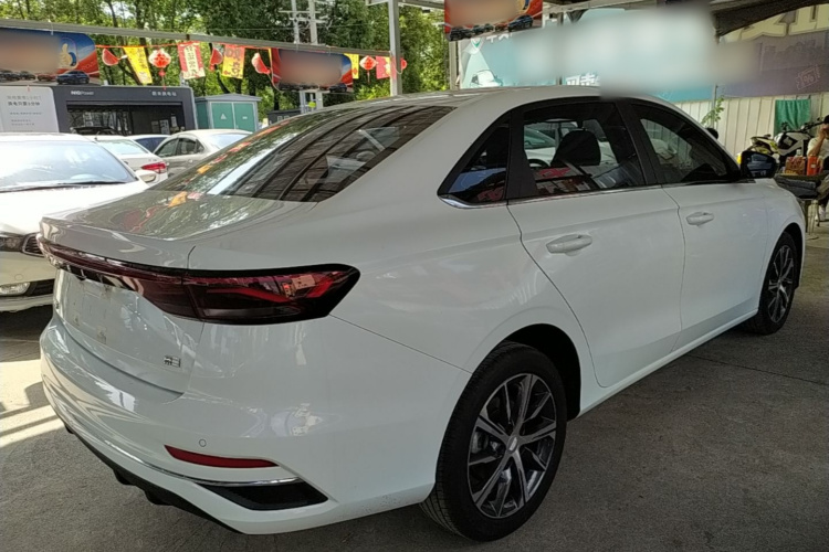 GEELY Emgrand 2022 #7 GEELY Emgrand 2022 car image #7