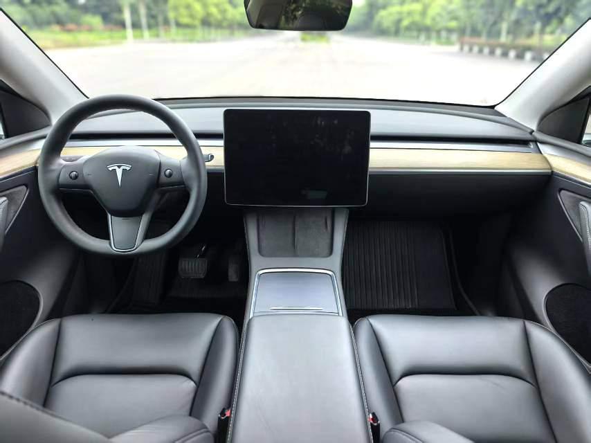 Tesla Model Y 2021 #7 Tesla Model Y 2021 car image #7
