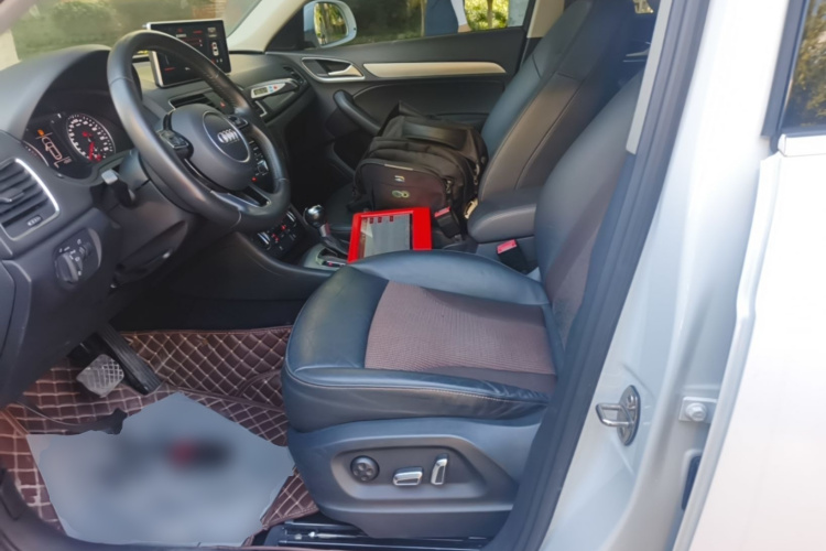 Audi Q3 2017 car image #15