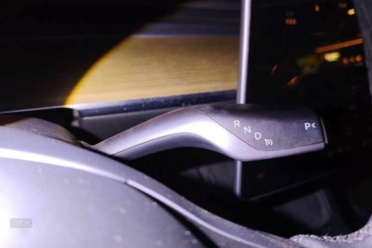 Tesla Model Y 2023 #16 Tesla Model Y 2023 car image #16