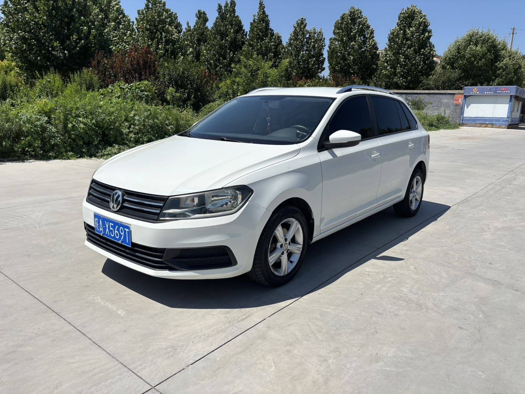 Volkswagen Santana 2015 Volkswagen Santana 2015 car image