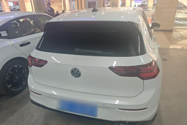 Volkswagen Golf 2024 car image #6