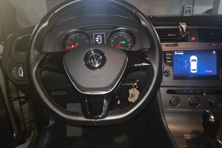 Volkswagen Golf 2016 car image #15