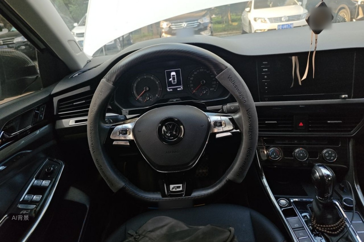 Volkswagen Bora 2022 car image #12