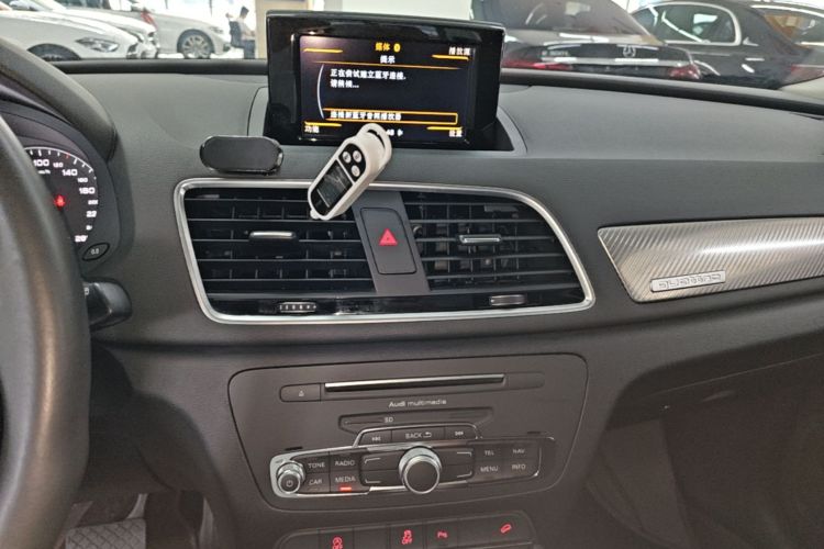Audi Q3 2019 #13 Audi Q3 2019 car image #13