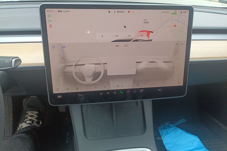 Tesla Model 3 2023 car image #13