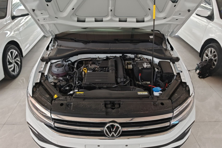 Volkswagen Bora 2026 car image #22