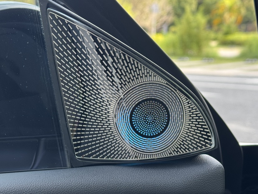 Tesla Model Y 2023 #8 Tesla Model Y 2023 car image #8