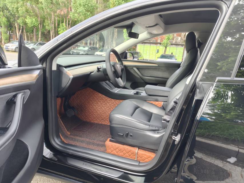 Tesla Model Y 2021 #2 Tesla Model Y 2021 car image #2