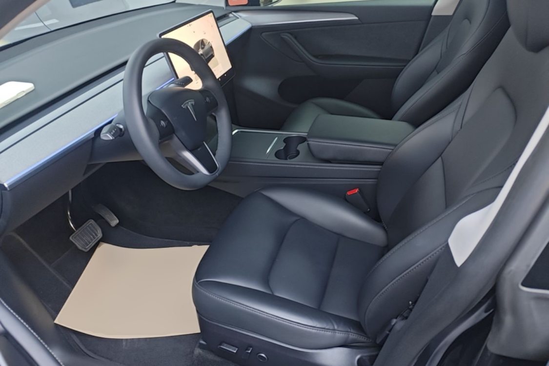 Tesla Model Y 2024 #7 Tesla Model Y 2024 car image #7
