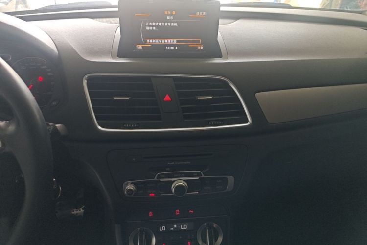 Audi Q3 2014 car image #13