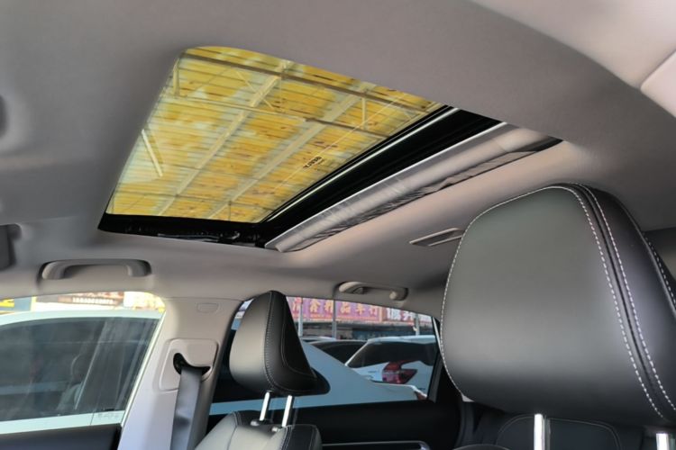 GEELY Emgrand 2024 #18 GEELY Emgrand 2024 car image #18