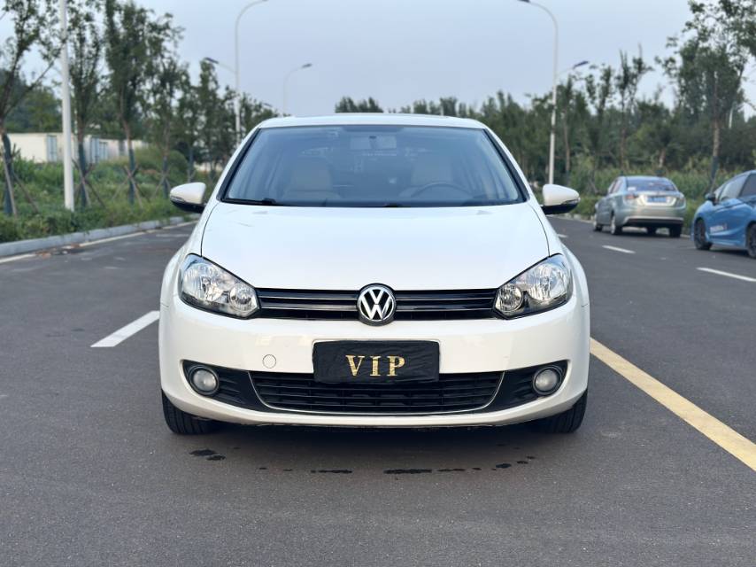 Volkswagen Golf 2013 car image #2