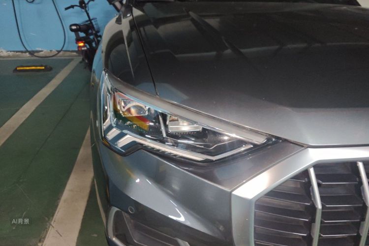 Audi Q3 2020 car image #8
