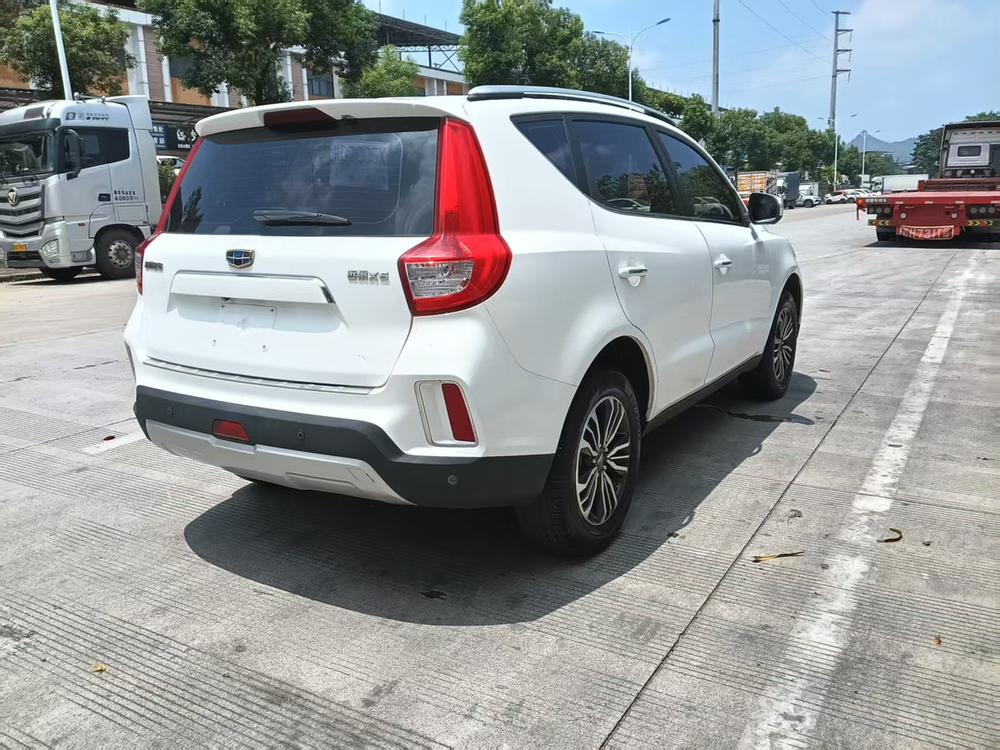 GEELY Vision X6 2017 immagine di auto #6