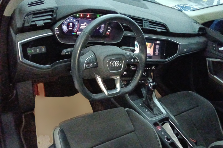Audi Q3 2021 #10 Audi Q3 2021 car image #10