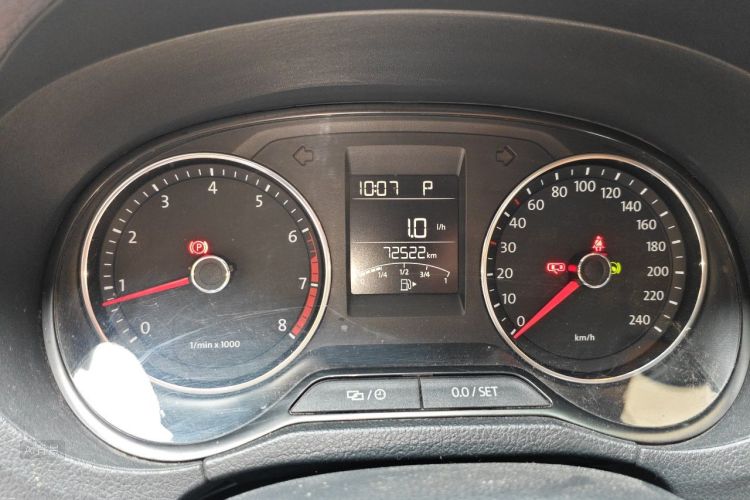 Volkswagen Polo 2016 car image #13