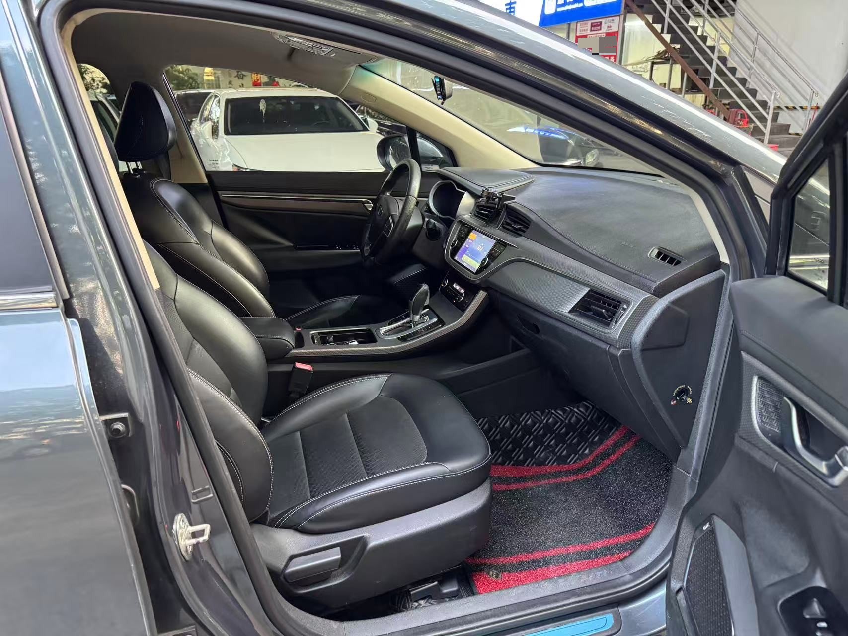 GEELY Emgrand GS 2017 car image #4