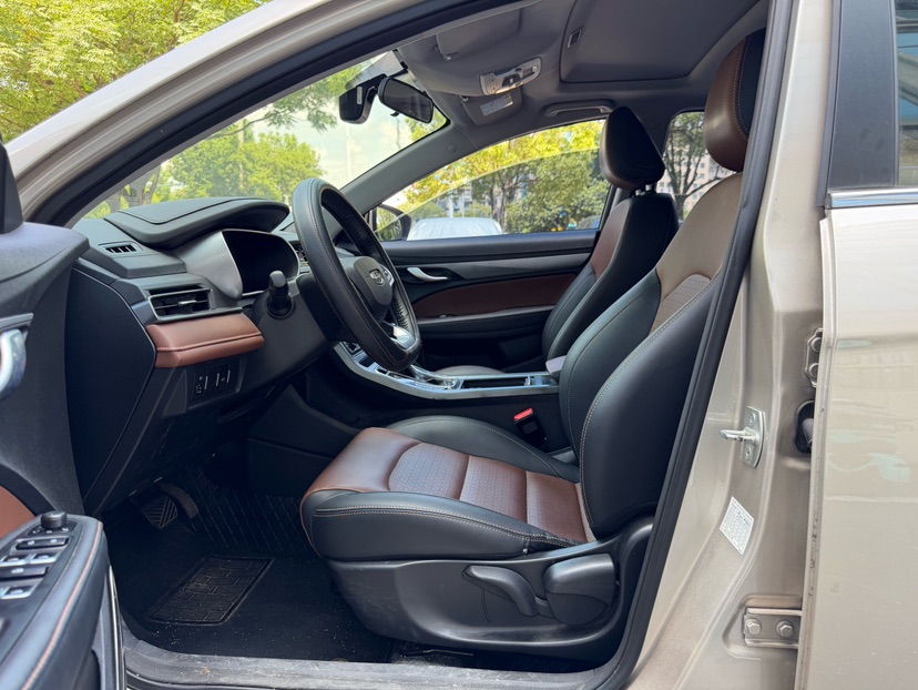 GEELY Emgrand 2021 car image #5