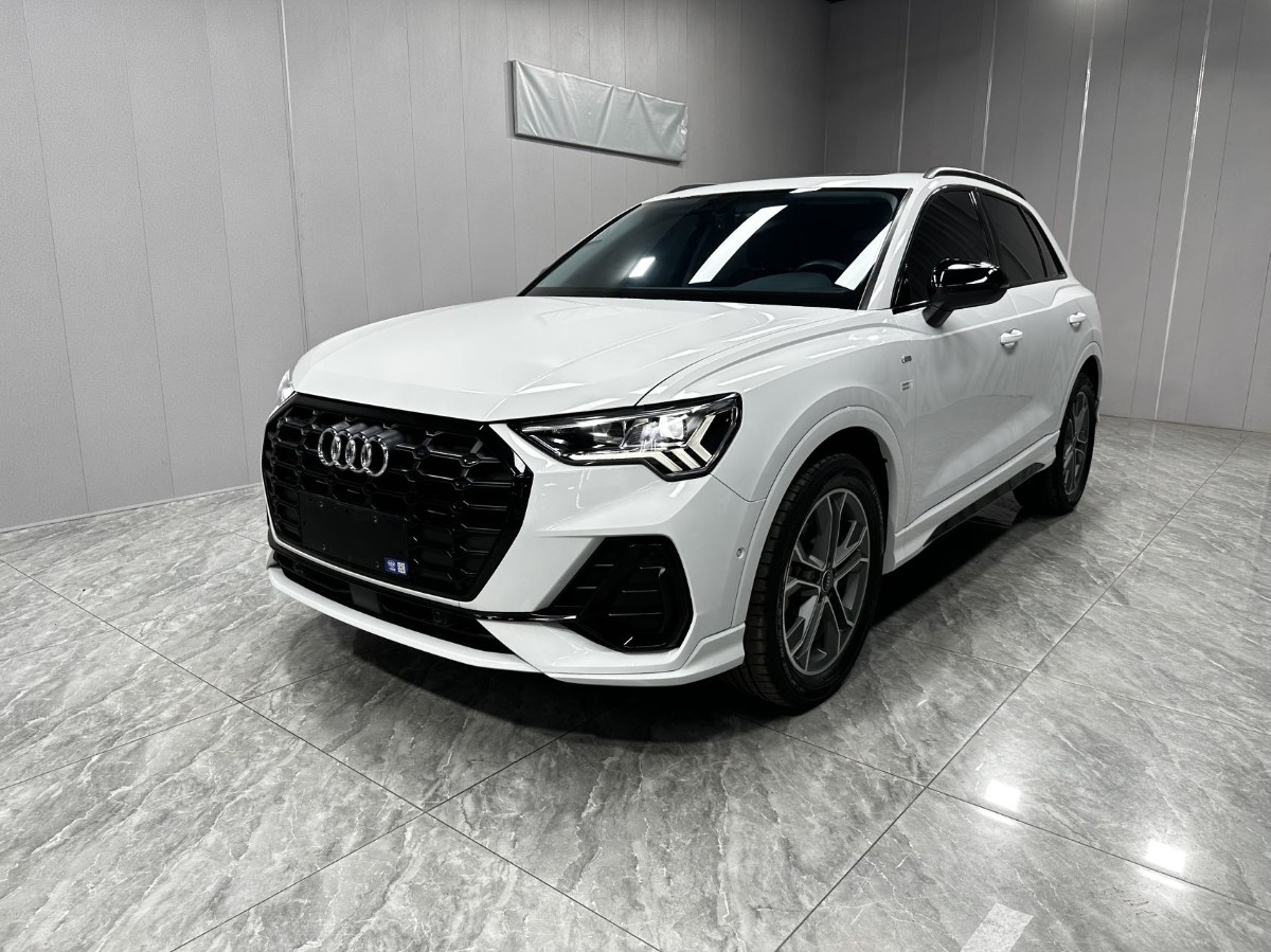 Audi Q3 2023 car image 