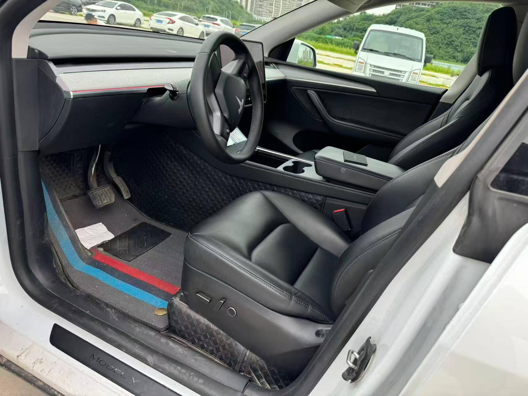 Tesla Model Y 2024 #3 Tesla Model Y 2024 immagine di auto #3