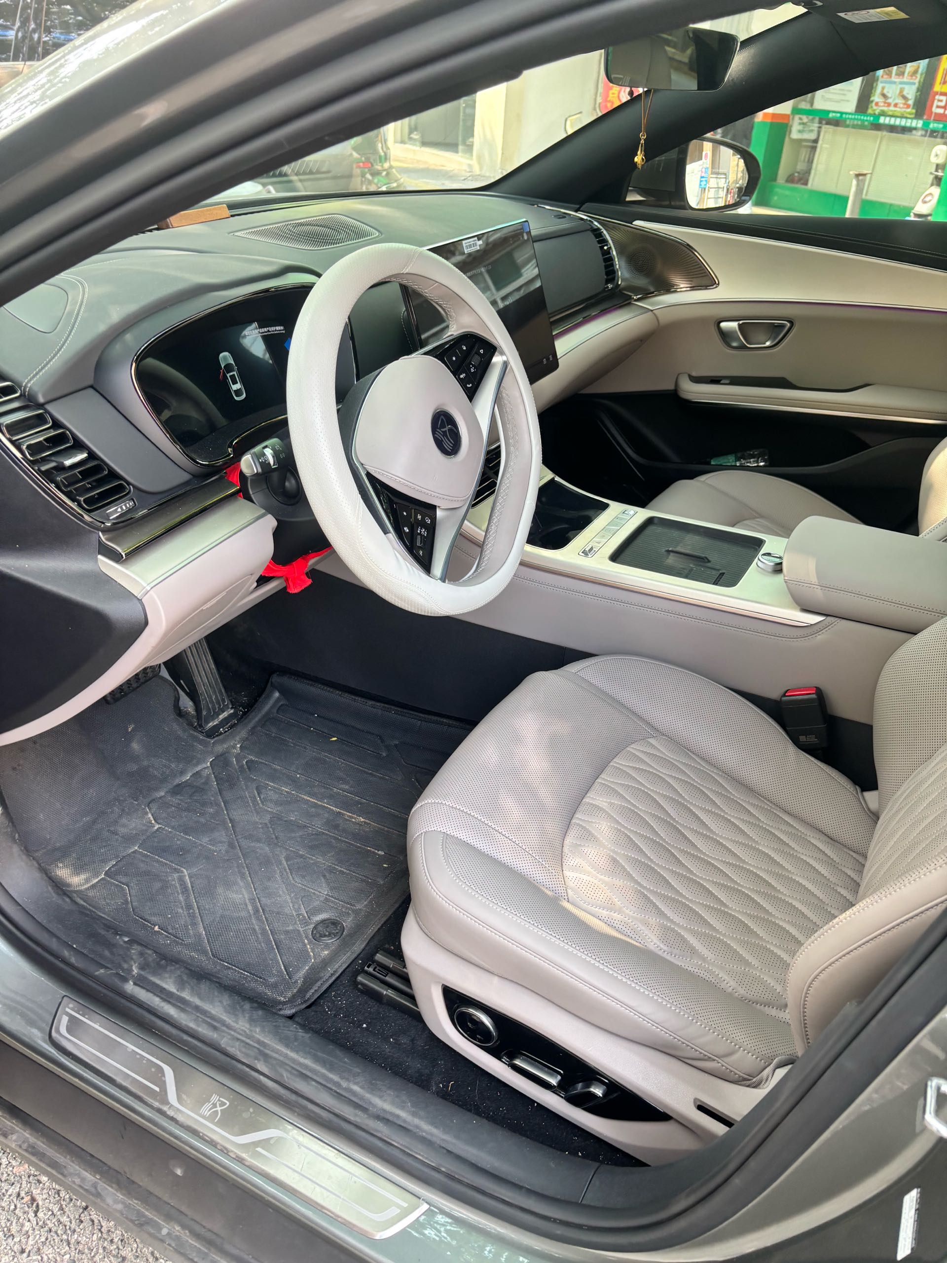 BYD Han 2025 car image #2
