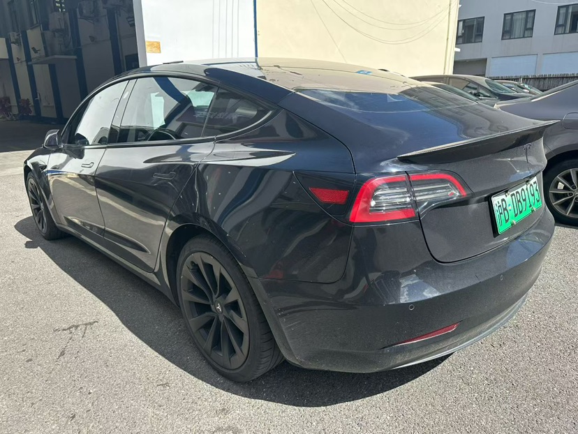 Tesla Model 3 2021 car image #9