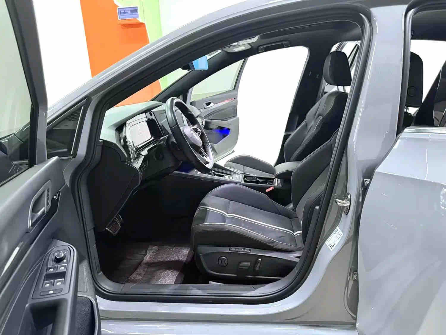 2022 car image #3
