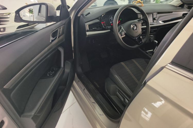 Volkswagen Lavida 2019 car image #16