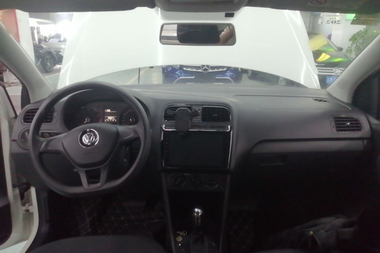 Volkswagen Polo 2017 #10 Volkswagen Polo 2017 car image #10