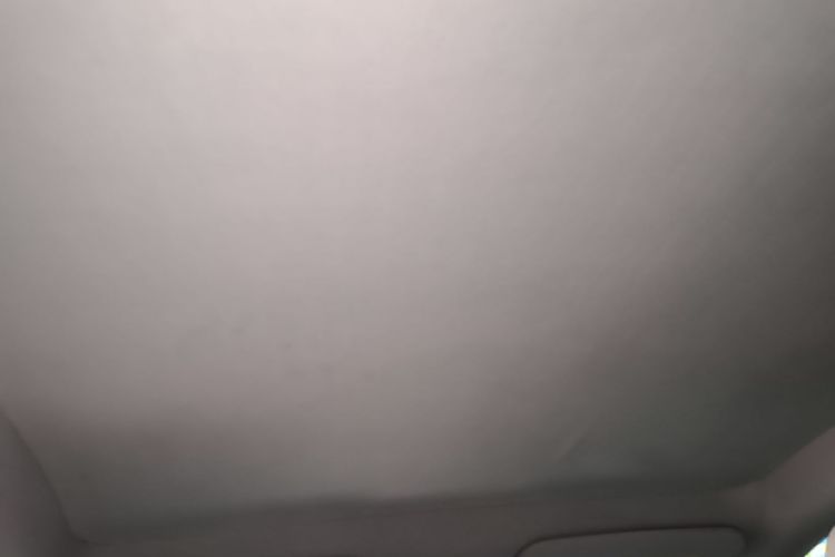 Tesla Model Y 2023 car image #20
