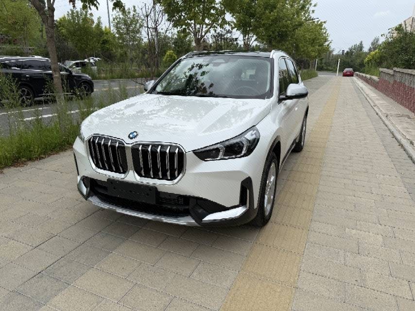 BMW X1 2024 BMW X1 2024 car image