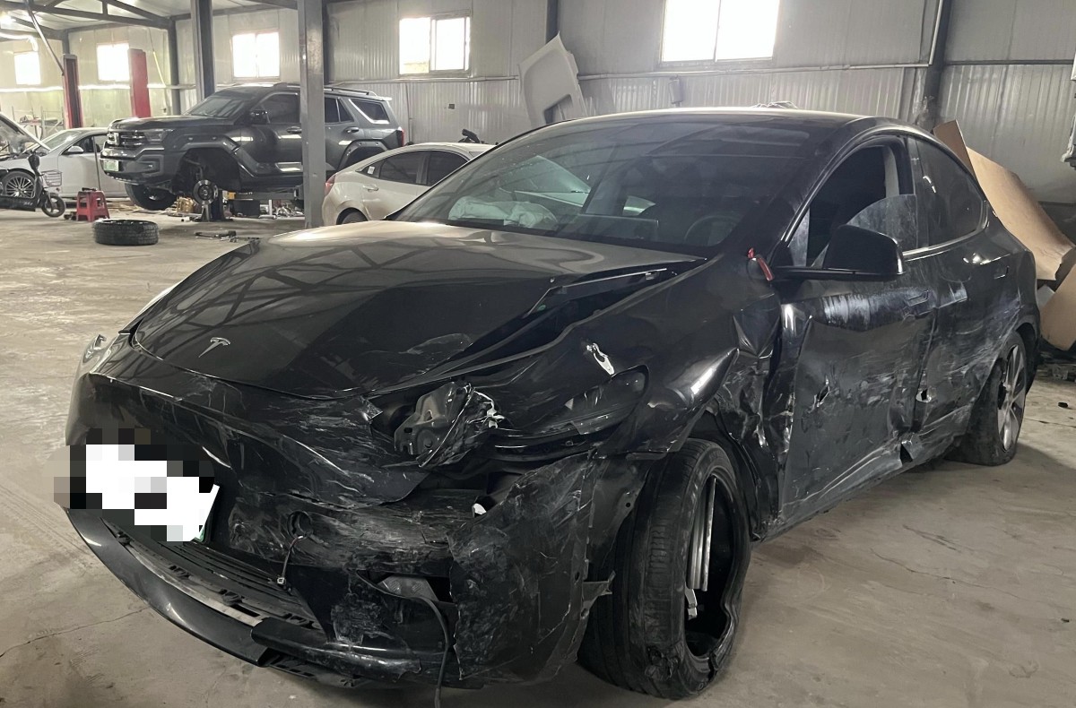 Tesla Model Y 2022 car image #10