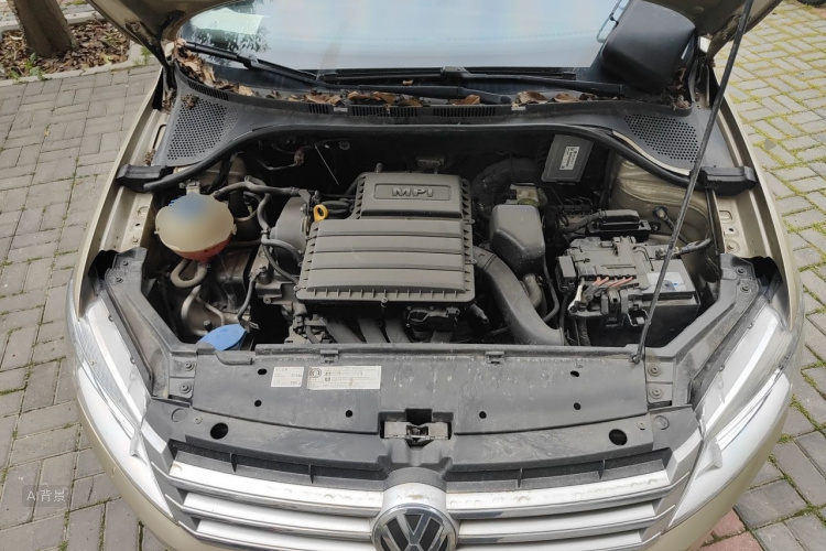 Volkswagen Santana 2015 car image #22