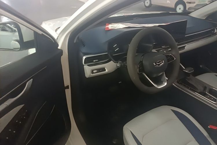 GEELY Emgrand 2022 car image #12