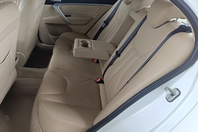GEELY Emgrand 2017 #13 GEELY Emgrand 2017 car image #13