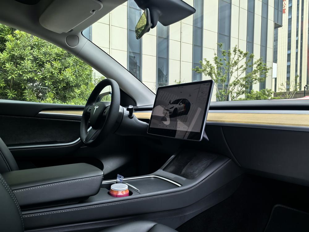 Tesla Model Y 2022 #15 Tesla Model Y 2022 car image #15