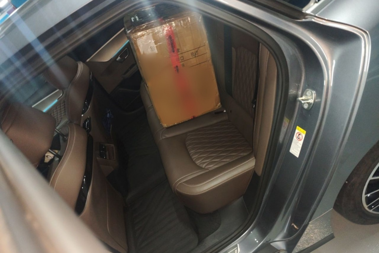 BYD Han 2023 car image #14