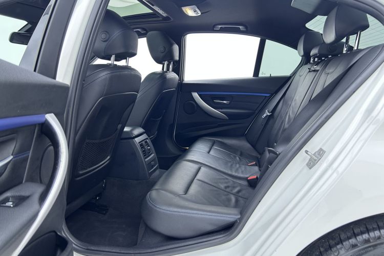 BMW 3 Series 2018 #12 BMW 3 Series 2018 car image #12