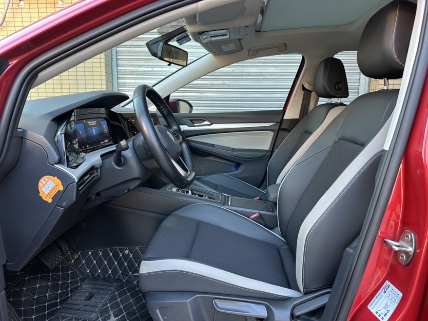 Volkswagen Golf 2021 car image #4