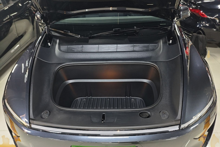 Tesla Model Y 2025 #20 Tesla Model Y 2025 car image #20