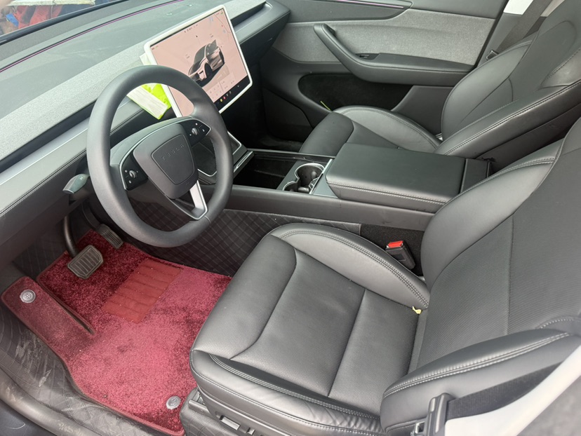 Tesla Model Y 2025 #2 Tesla Model Y 2025 car image #2