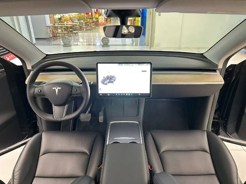 Tesla Model Y 2022 #8 Tesla Model Y 2022 car image #8