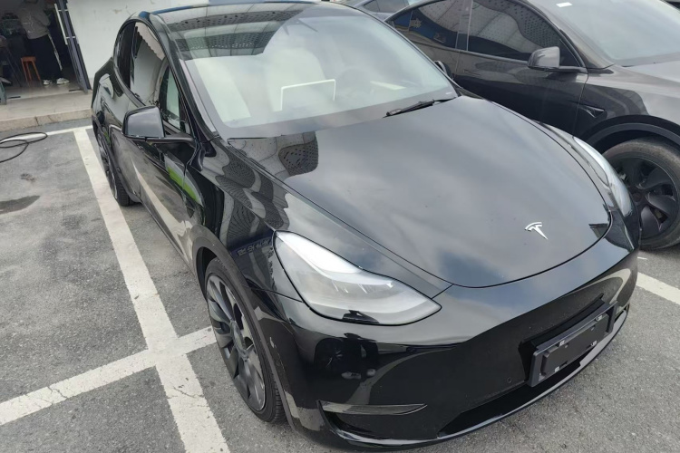 Tesla Model Y 2021 #4 Tesla Model Y 2021 car image #4