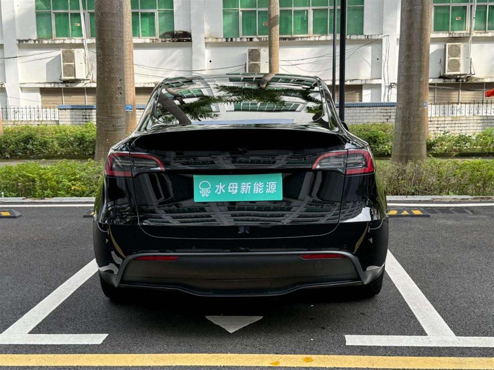 Tesla Model Y 2022 #6 Tesla Model Y 2022 car image #6