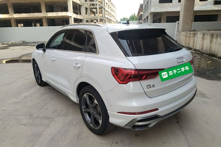 Audi Q3 2021 car image #5